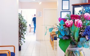 Wartebereich der Hausarztpraxis Rückersdorf